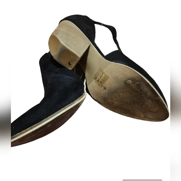 Beast Fashion Women's Carrie Closed Toe Heels - Picture 3 of 5